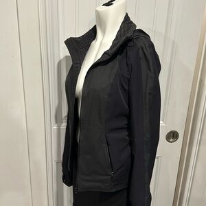 Lululemon Women’s Windbreaker Jacket - rare
